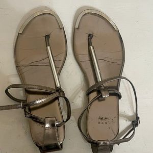A NEW DAY sandals